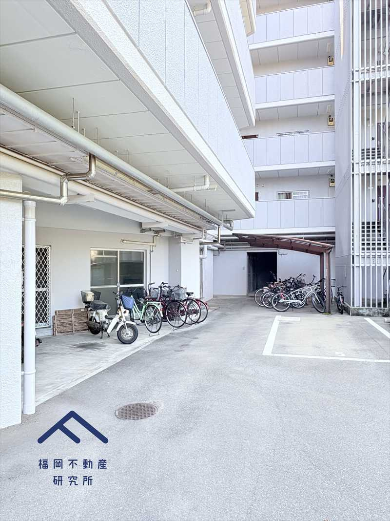 エバーライフ香椎の駐車場