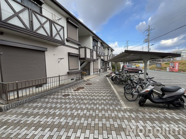 サニーハイツ貝塚の駐車場