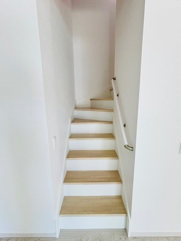 ケイアイエルデ／菊池郡大津町１期／２号棟の内装|リビングイン階段です！