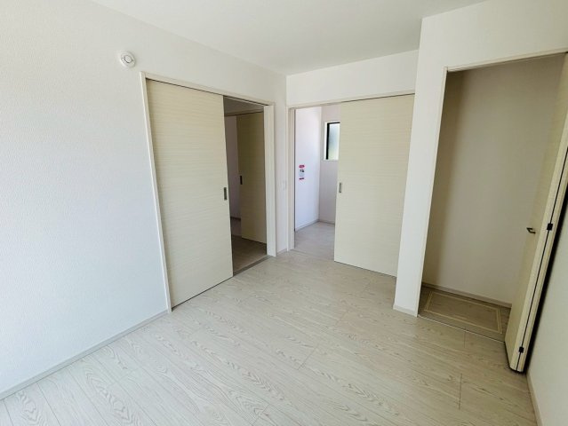 ケイアイエルデ／菊池郡大津町１期／２号棟の洋室|2階には洋室が3部屋ございます！