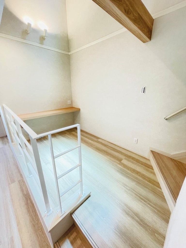 岡崎市上地6丁目　新築分譲住宅　全5棟　2号棟のその他共用部分|スキップフロアを利用した空間で、お子様の勉強スペースや書斎としてお使いいただけます。