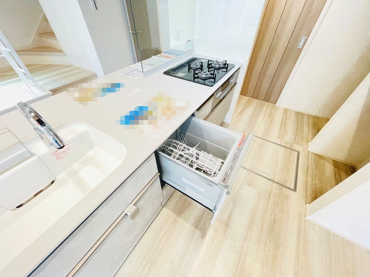 岡崎市上地6丁目　新築分譲住宅　全5棟　2号棟のキッチン|食器洗い乾燥機もついていて家事の時短になります♪