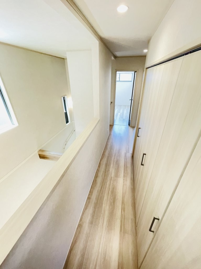 岡崎市上地6丁目　新築分譲住宅　全5棟　2号棟のその他共用部分|2階廊下にも便利な収納付き♪