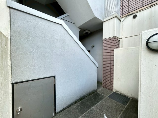 イーストガーデンポプラ館の外観