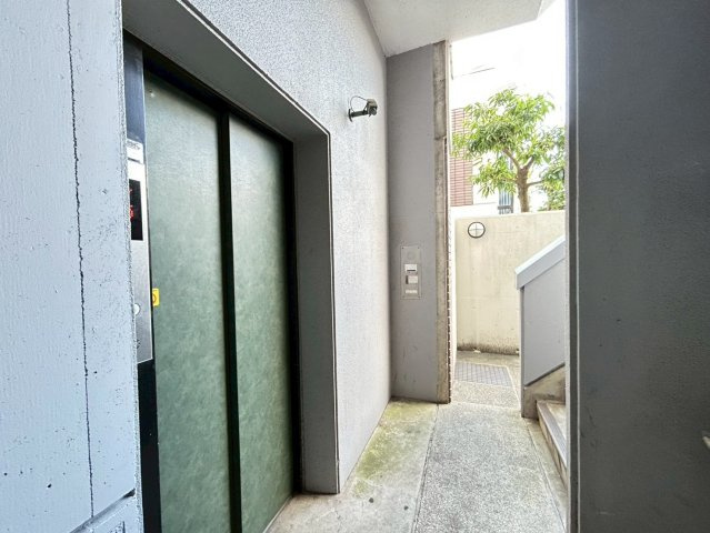 イーストガーデンポプラ館の外観