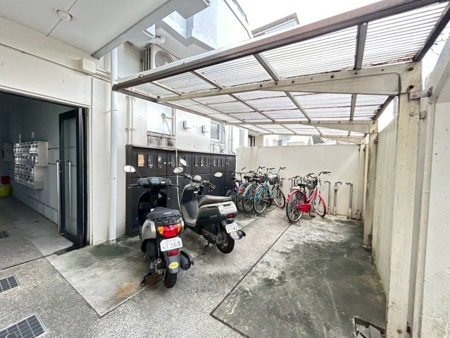 イーストガーデンポプラ館の外観