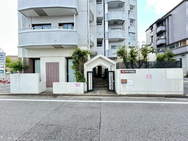 イーストガーデンポプラ館の外観