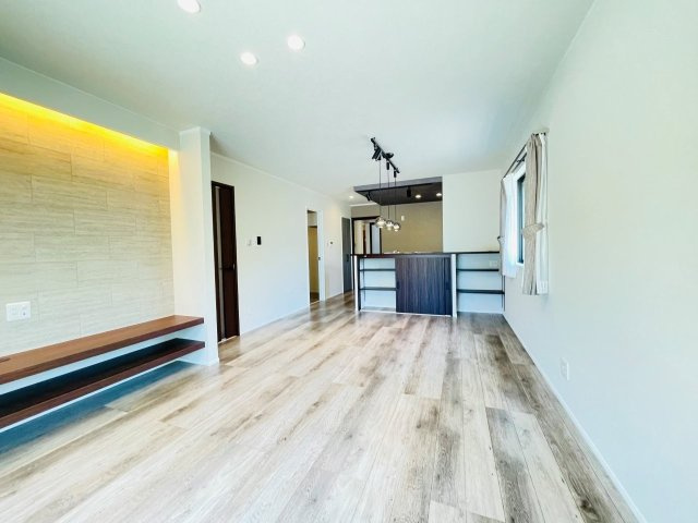 岡崎市上地6丁目　新築分譲住宅　全5棟　3号棟の居間・リビング|家族でくつろげる広々としたリビングダイニング。