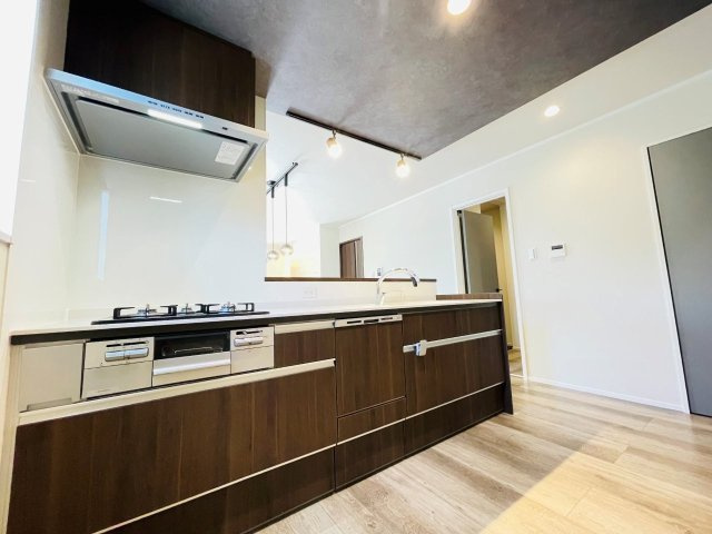 岡崎市上地6丁目　新築分譲住宅　全5棟　3号棟のキッチン|使い勝手の良いシステムキッチン。