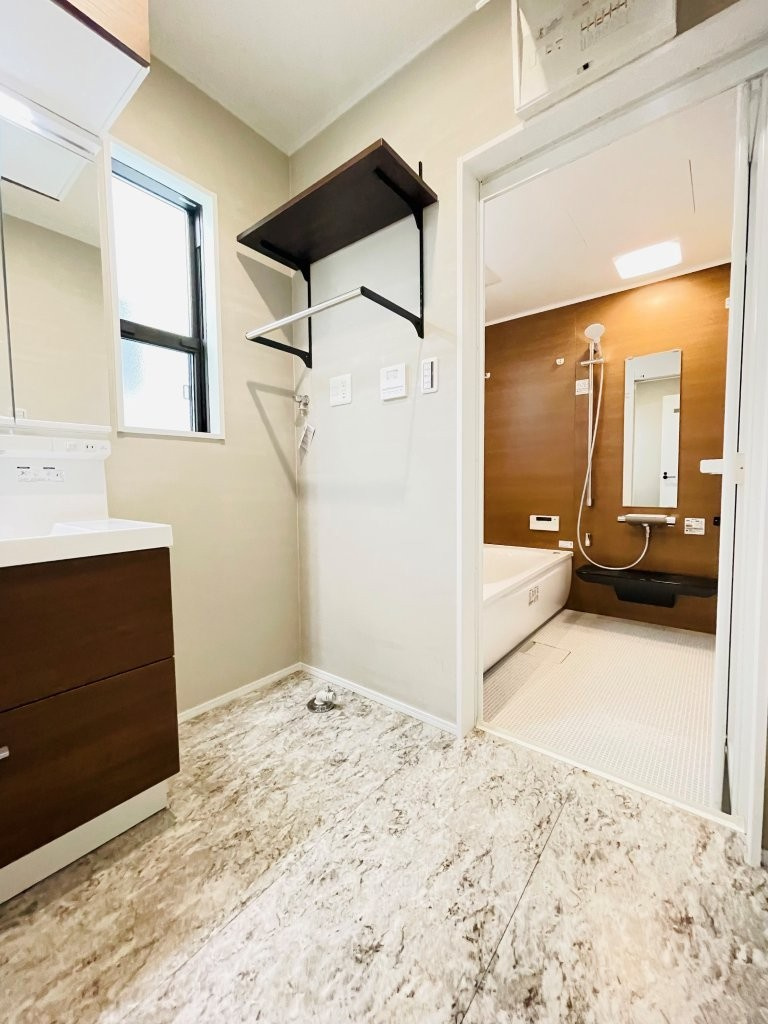 岡崎市上地6丁目　新築分譲住宅　全5棟　3号棟の脱衣所