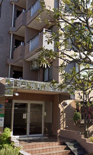 第２仲町マンションのエントランス