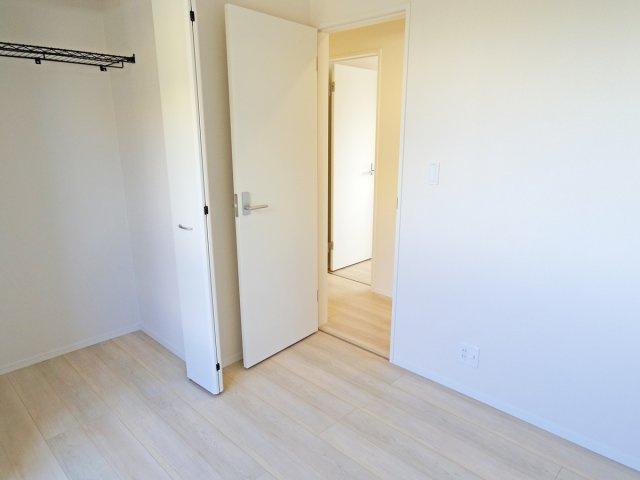 【洋室】 | 三島市谷田第15 新築建売分譲住宅 土地＋建物 TW05672 | 三島市谷田2号棟　洋室4.5帖 ※令和7年9月25日撮影写真