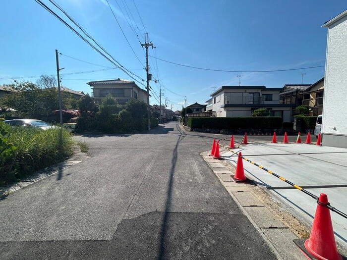 野洲市永原　2号地　新築戸建の前面道路含む現地写真