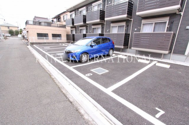 ミランダアルブルＳの駐車場