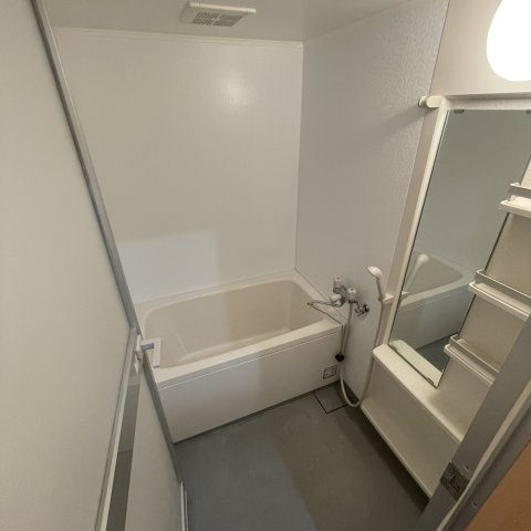 ベルシーヌ中島の浴室