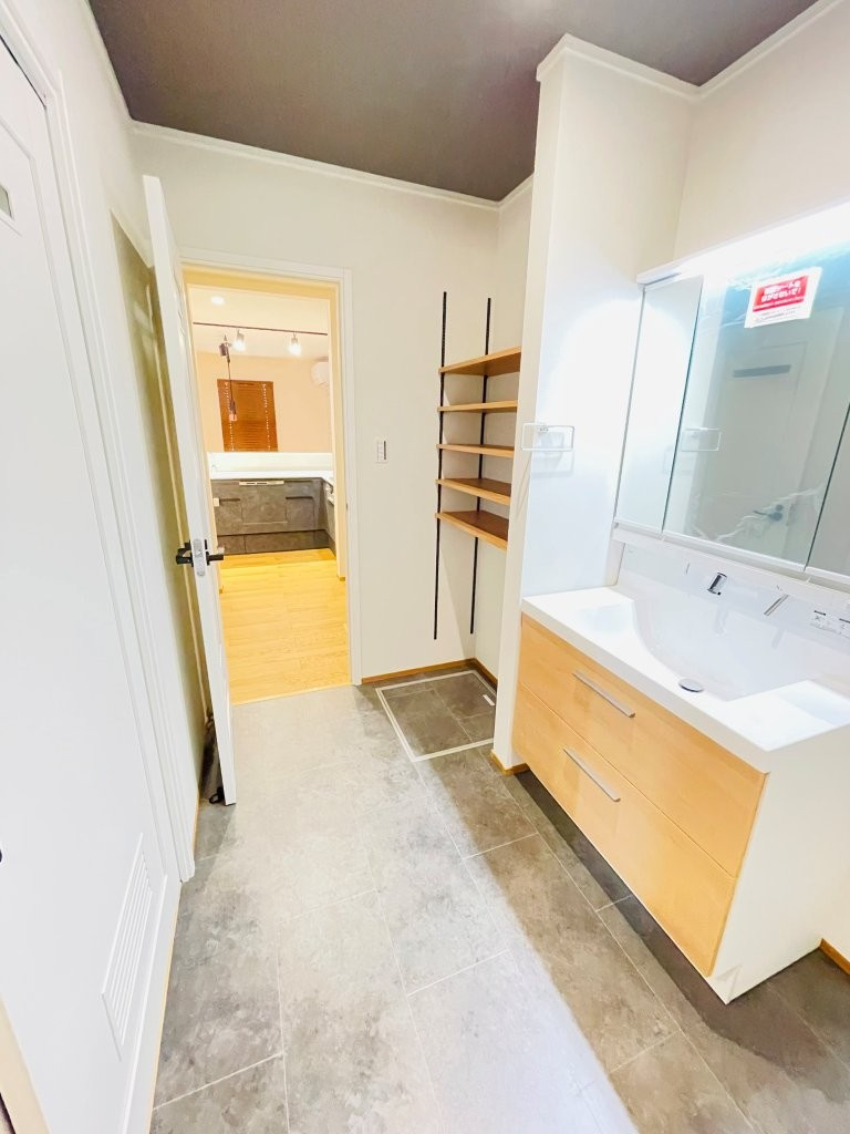 岡崎市上地6丁目　新築分譲住宅　全5棟　4号棟の脱衣所