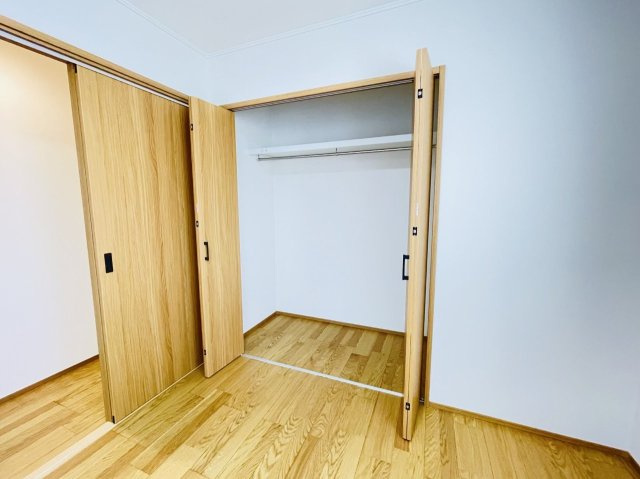 岡崎市上地6丁目　新築分譲住宅　全5棟　4号棟の収納|豊富な数のクローゼットには、衣類、日用品、家族の思い出まで大切に保管できます♪