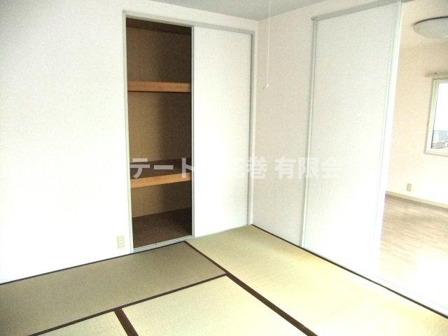 コート・ハイネスBの和室