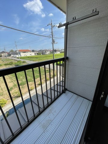 ツインルーフおもだかのバルコニー|暖かな日差しのふりそそぐバルコニー