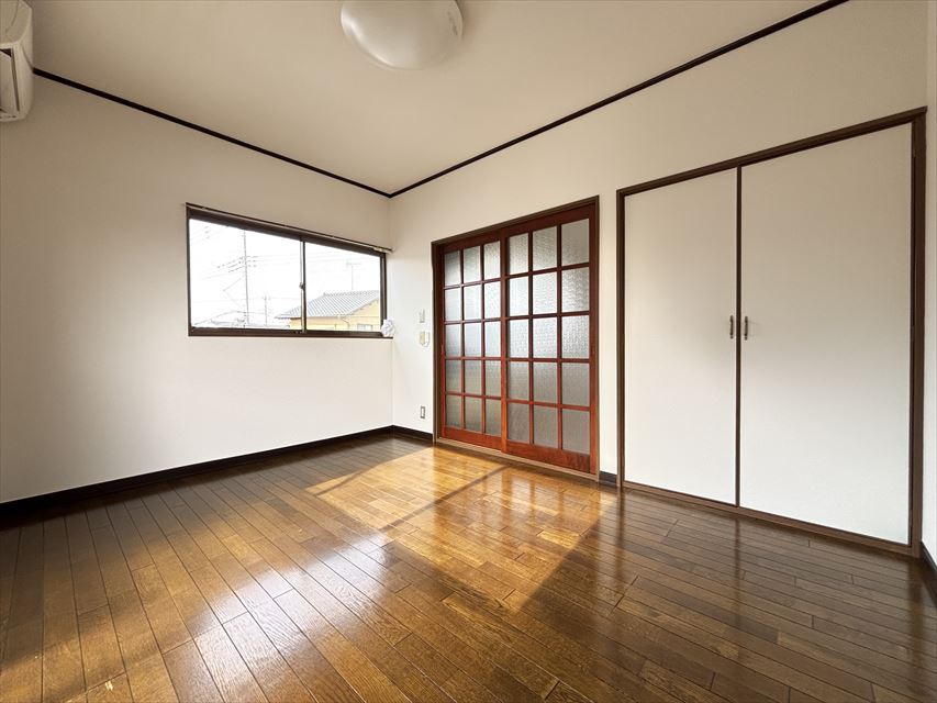 メゾンオリエントの洋室|ゆったりした洋室です