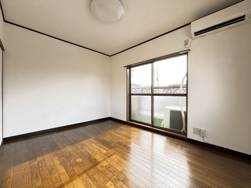 メゾンオリエントの洋室|広々とした洋室です