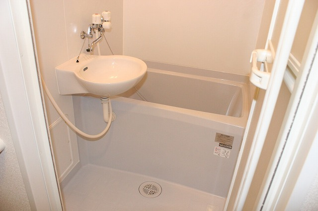 レオパレスRegulusの浴室|お風呂で日々の疲れを落としましょう