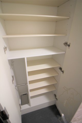 プレサンスOSAKA西中島リエゾンの玄関