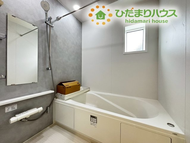 東松山市石橋　23-2期　新築一戸建て　リナージュ　02の浴室|足を伸ばして浸かれる浴槽は保温効果も高く、冬場でも温かさが持続します
一日の疲れをリフレッシュしちゃいましょう！