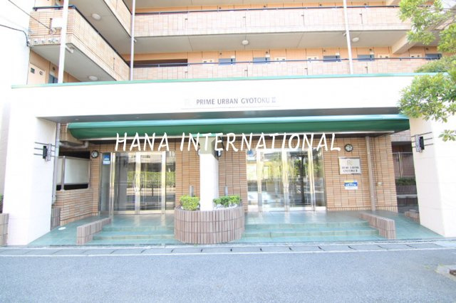 プライムアーバン行徳Ⅲのエントランス