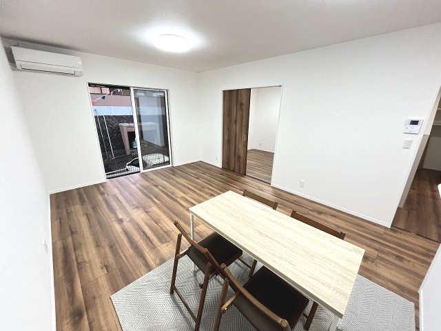 【居間・リビング】 | 福岡市南区柏原3丁目　1号棟（全1棟）【仲介手数料無料・0円】 | 現地写真。