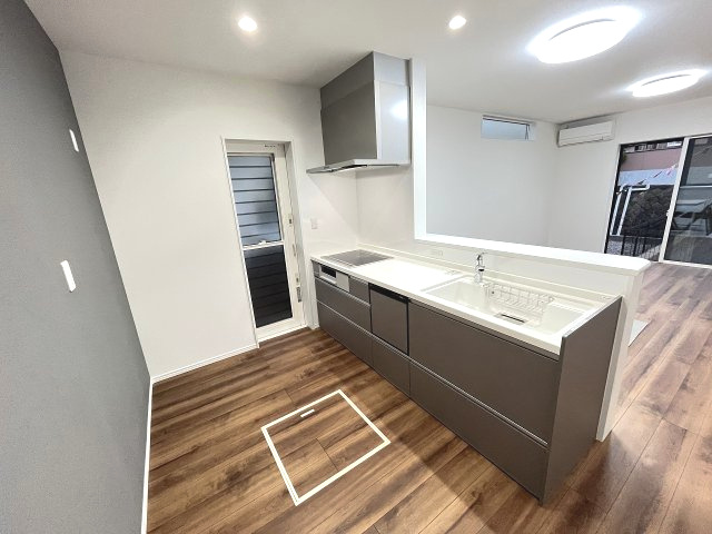 【キッチン】 | 福岡市南区柏原3丁目　1号棟（全1棟）【仲介手数料無料・0円】 | 現地写真。