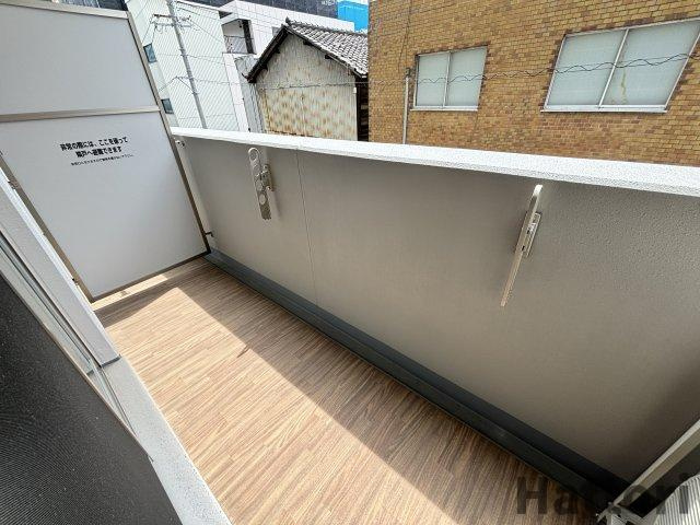 Alivis北梅田のバルコニー