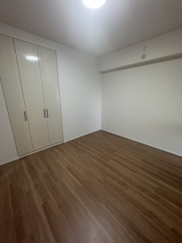 【洋室】ガーデンブリーズ光の街 