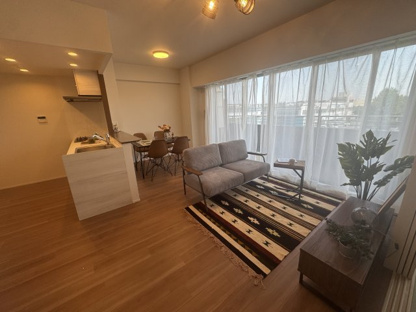 【居間・リビング】ガーデンブリーズ光の街 