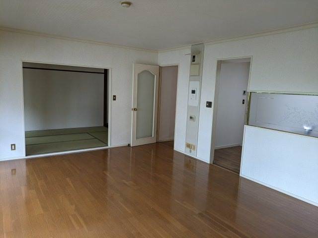 ラフィーヌ芦屋の居間・リビング|リビングです