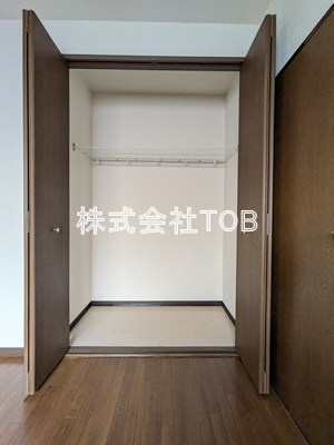 【収納】 | メゾンベルアネックス | 西側洋室クローゼット