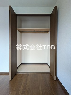 【その他】 | メゾンベルアネックス | 東側洋室クローゼット