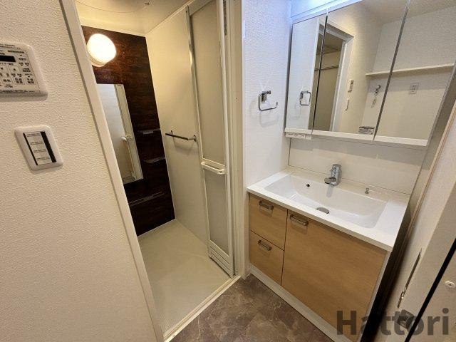 Alivis北梅田の洗面所