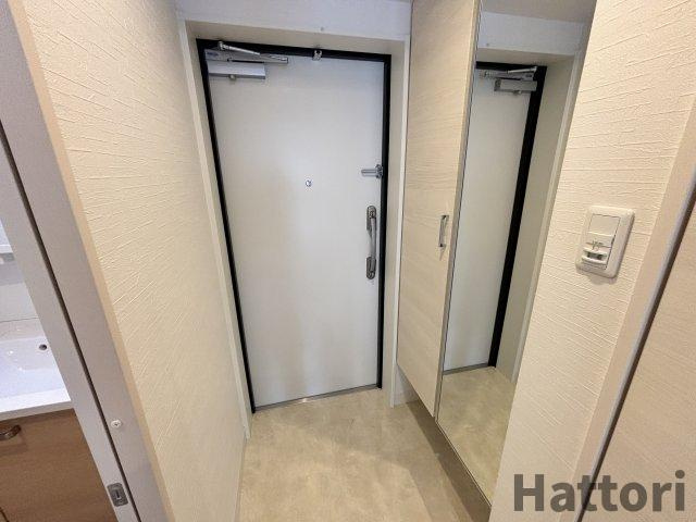 Alivis北梅田の玄関