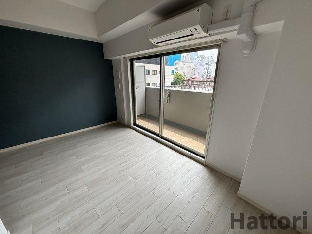 Alivis北梅田の居間・リビング