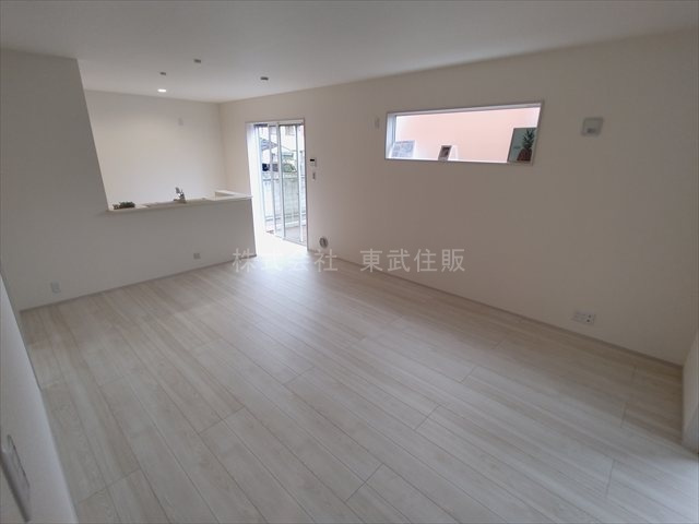 【居間・リビング】 | 小川町小川第７ | 開放感があり日当たり良好です