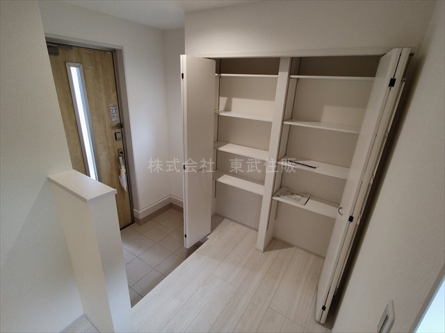 【玄関】 | 小川町小川第７ | 収納もある玄関です