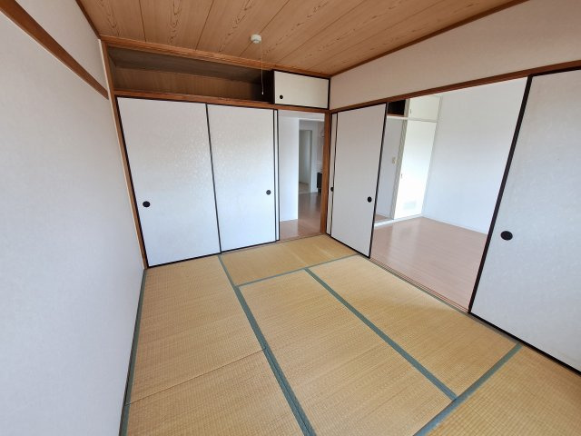 メゾンアイリスの和室