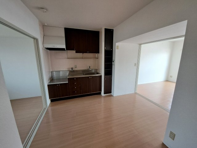 メゾンアイリスの居間・リビング