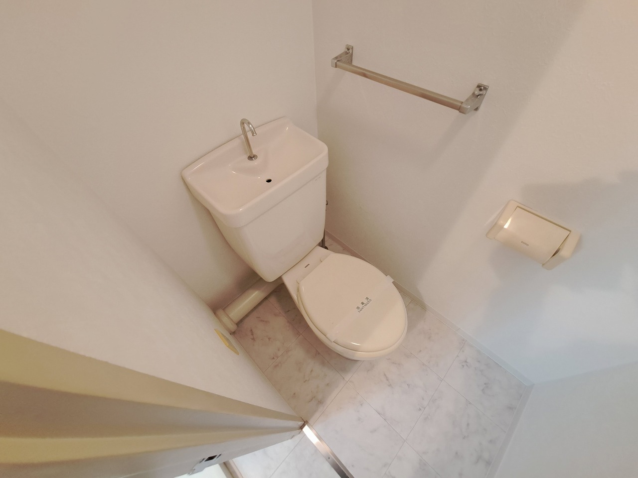 メゾンアイリスのトイレ