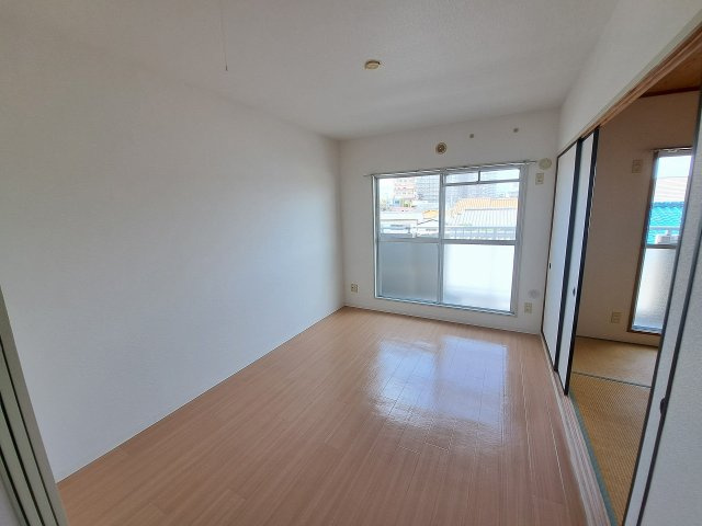 メゾンアイリスの居間・リビング