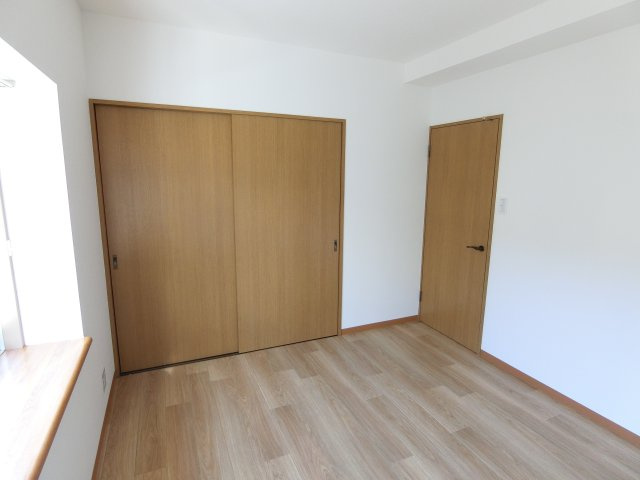 エヴァグリーンの洋室