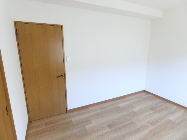 エヴァグリーンの洋室