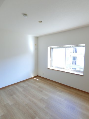 エヴァグリーンの洋室