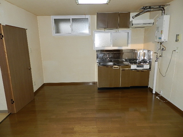 ハイツ栄の居間・リビング